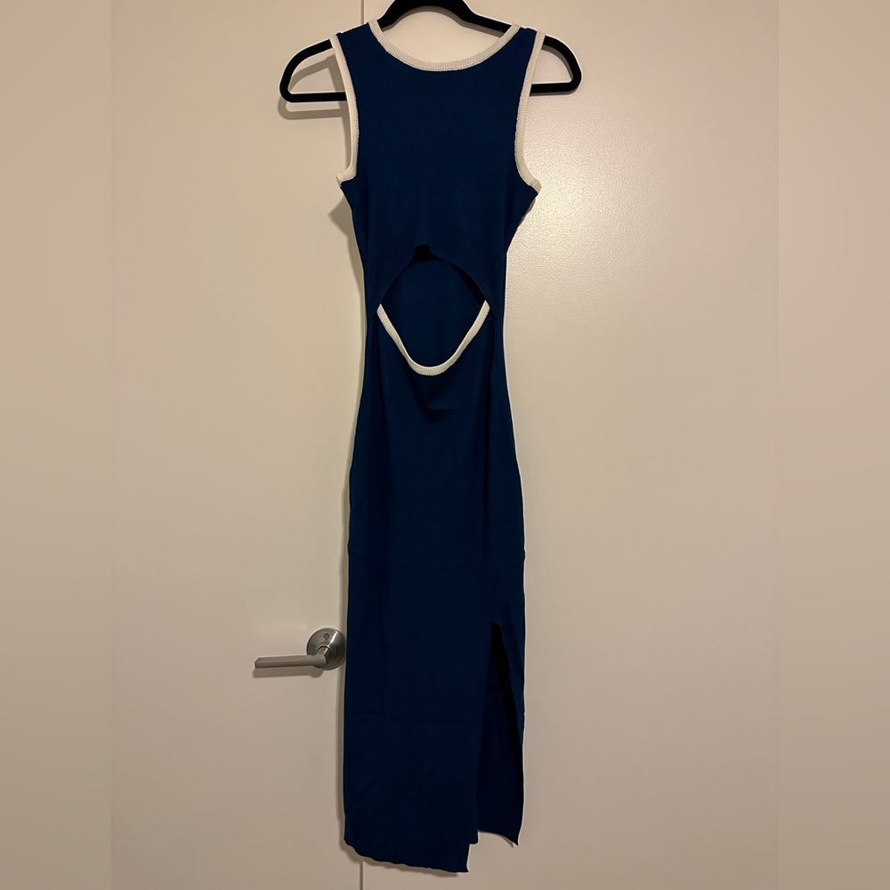 Midi Sweater Dress with slit and cut out, size L, never worn, soft and stretchy